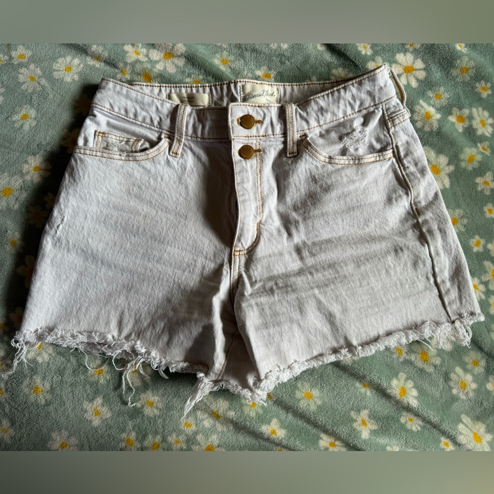 Universal Thread White Denim Shorts Size 2/26 Women